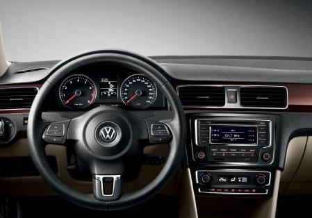 Nuova Volkswagen Santana interni
