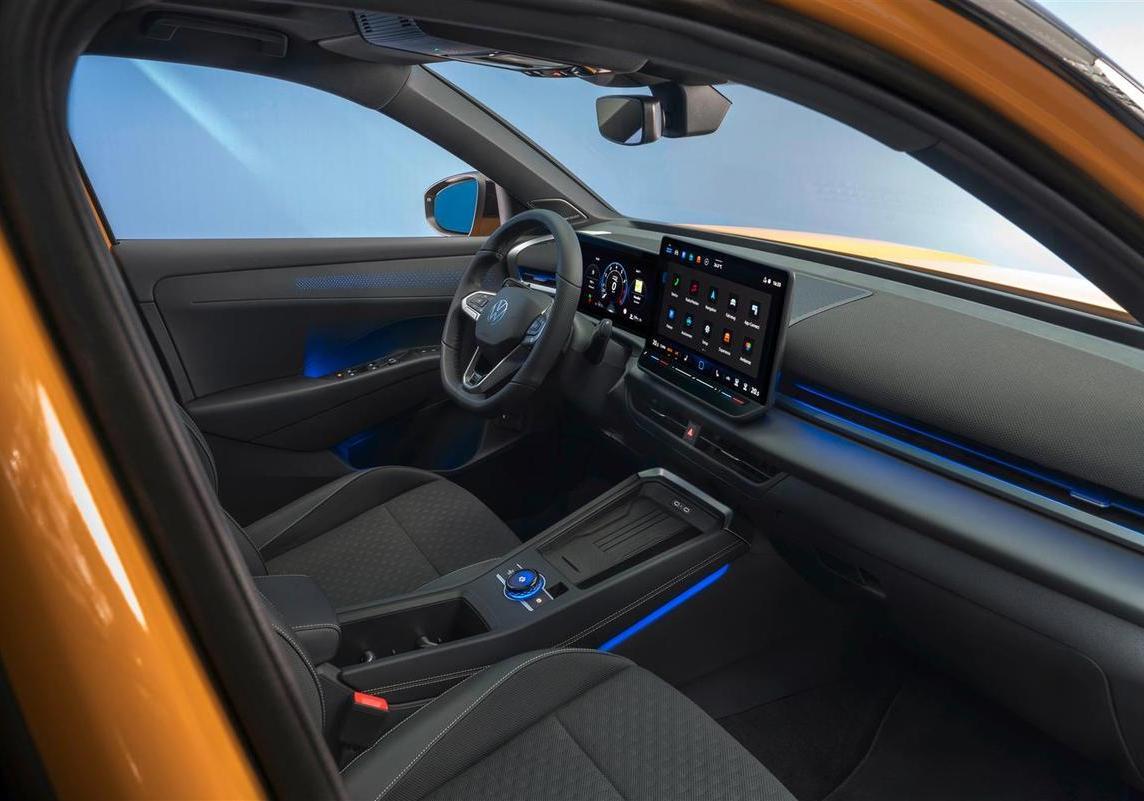 Nuova Volkswagen T-Roc 2025 abitacolo