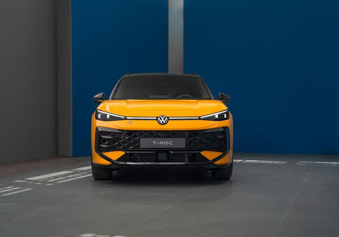 Nuova Volkswagen T-Roc 2025 foto anteriore
