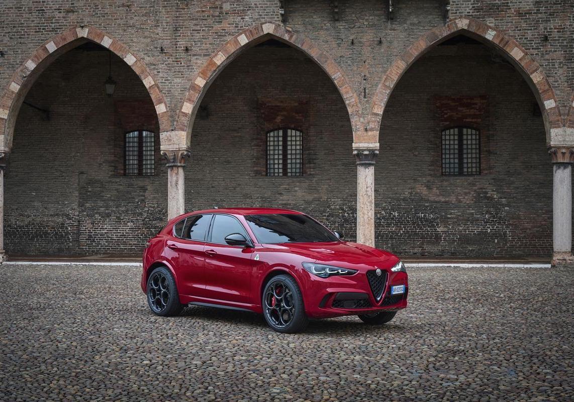 Nuove Alfa Romeo Giulia e Stelvio Quadrifoglio 2024 2