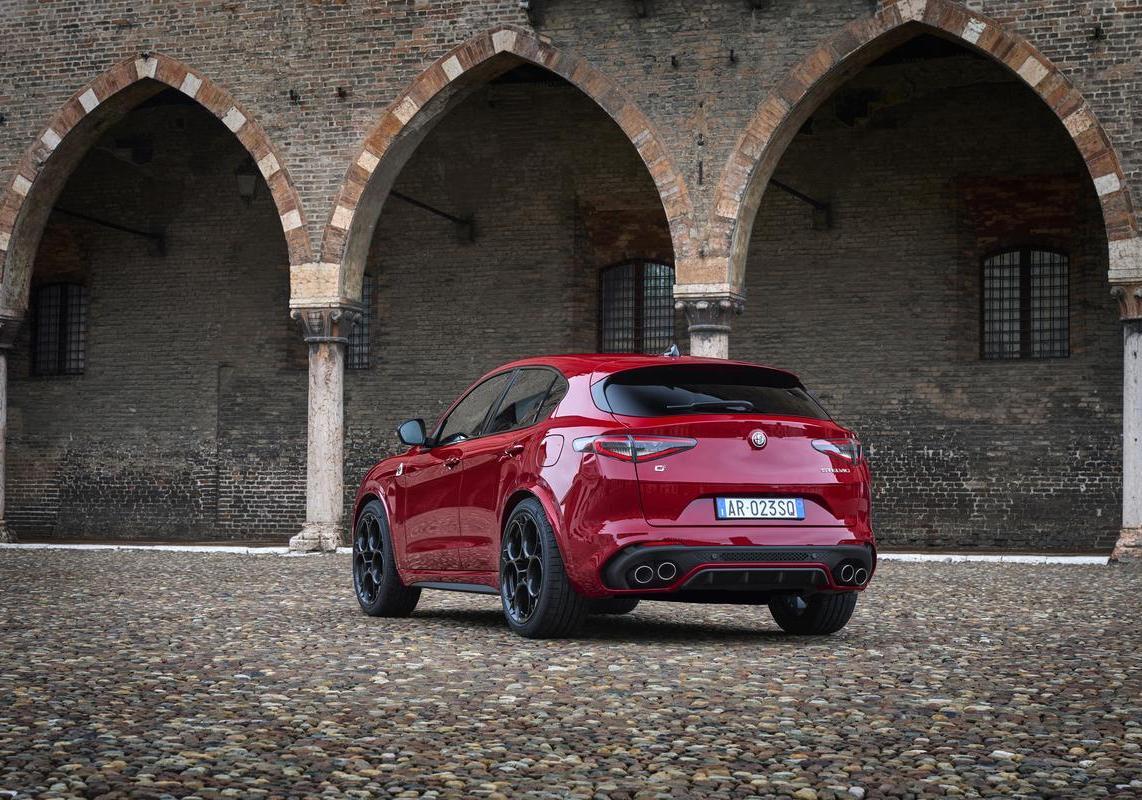 Nuove Alfa Romeo Giulia e Stelvio Quadrifoglio 2024 3
