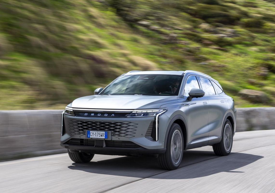 Omoda 9 Premium i-AWD grigia