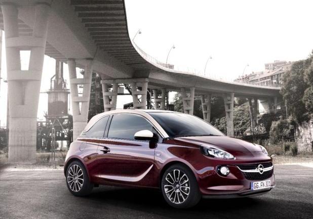 Opel Adam Glam tre quarti anteriore