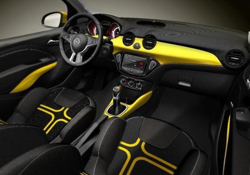 Opel Adam Slam interni gialli