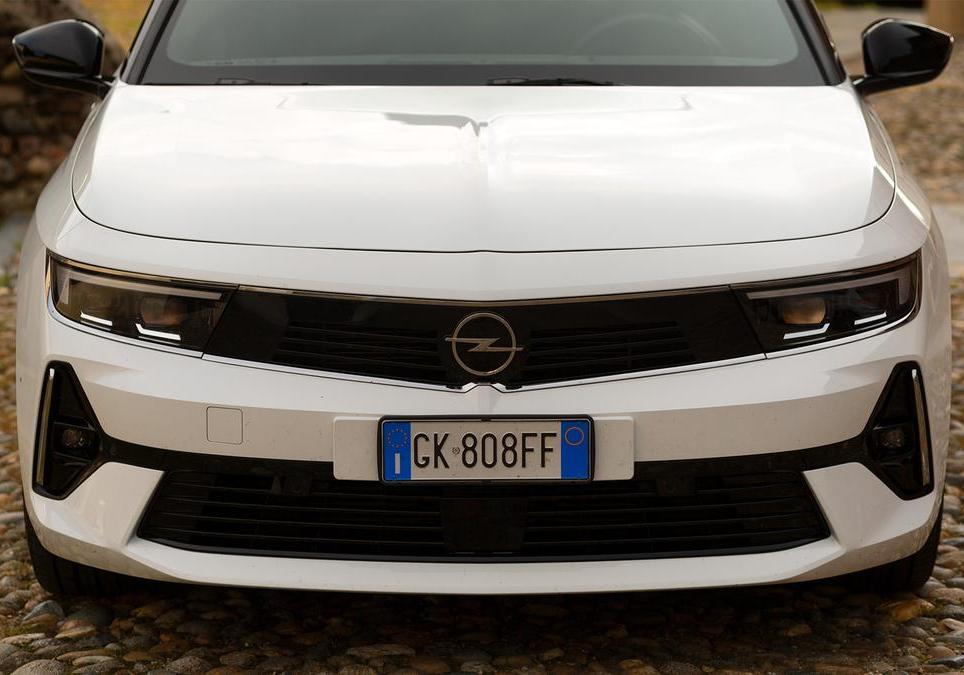 Opel Astra Plug in hybrid prova su strada 9