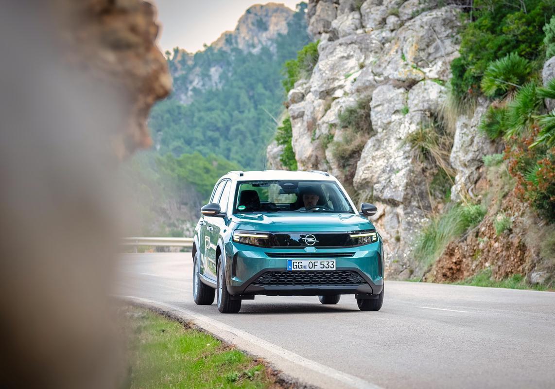 Opel Frontera ibrida 48 Volt foto