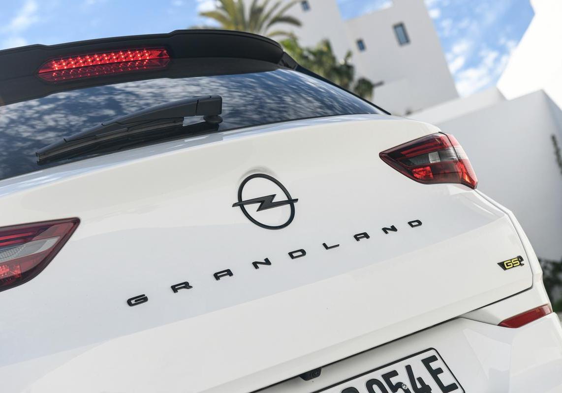 Opel Grandland GSe portellone bagagliaio