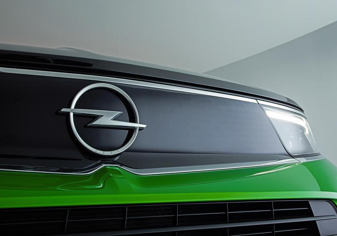 Opel Mokka e verde tetto nero 5