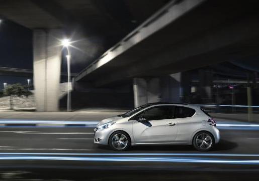 Peugeot 208 3 porte laterale