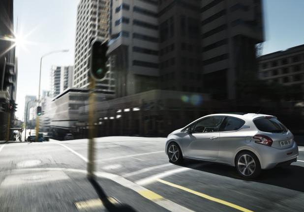 Peugeot 208 per neopatentati 2