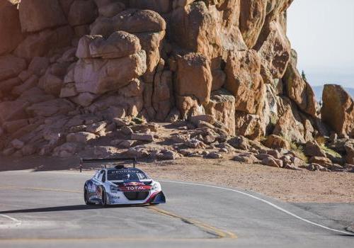 Peugeot 208 T16 Pikes Peak 002