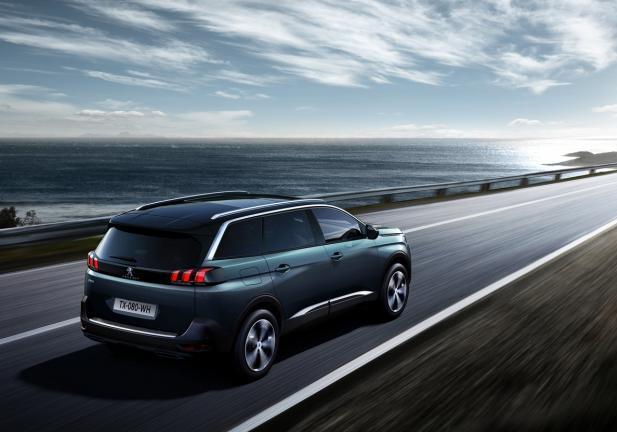 Peugeot 5008 profilo laterale posteriore