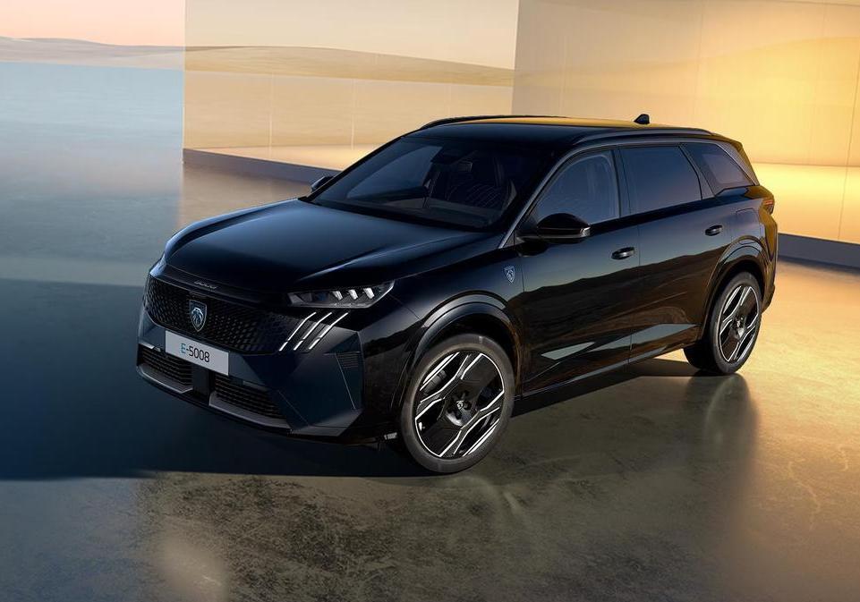 Peugeot E-5008