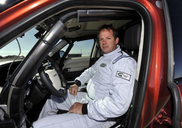 Pilota e stuntman Paul Dallenbach sulla nuova Range Rover Sport