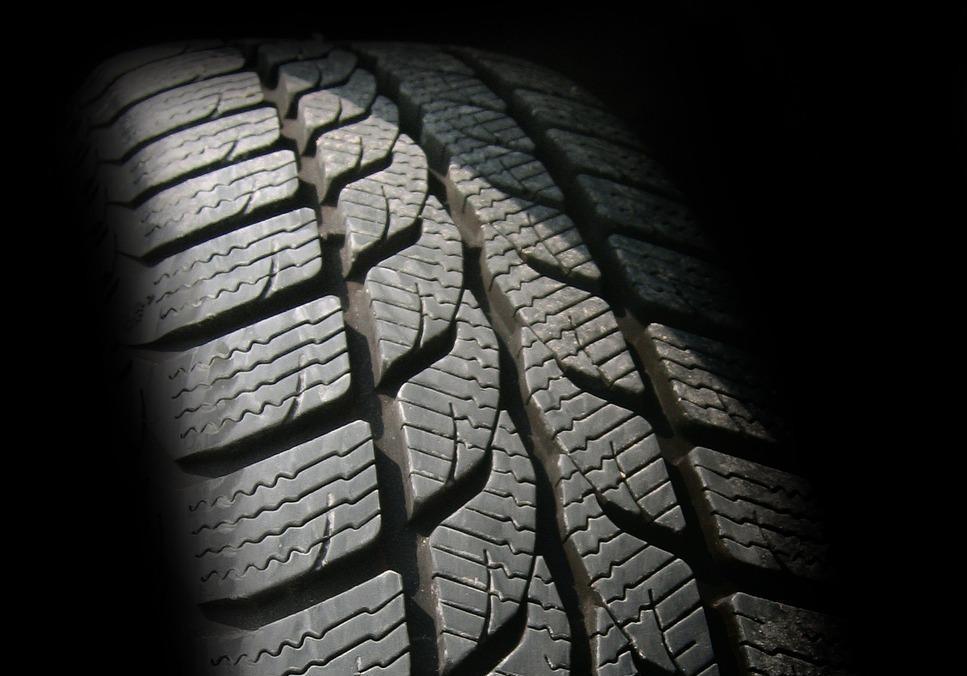 Pneumatici lisci sicurezza stradale