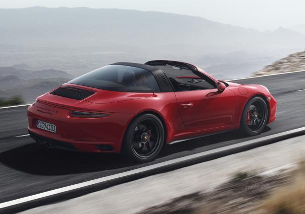 Porsche 911 GTS Traga rossa