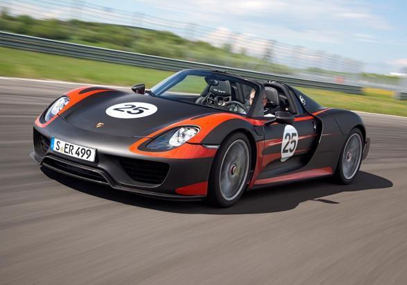 Porsche 918 Spyder tre quarti anteriore