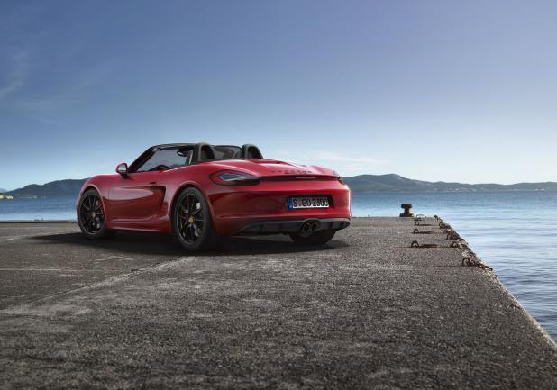 Porsche Boxster GTS tre quarti posteriore lato sinistro