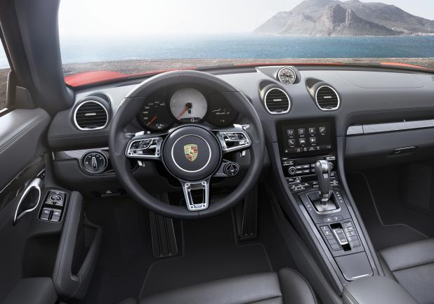 Porsche Boxster 718 interni