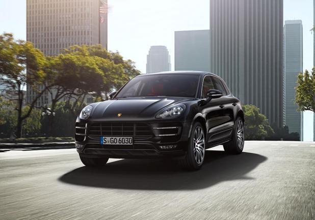 Porsche Macan Turbo tre quarti anteriore