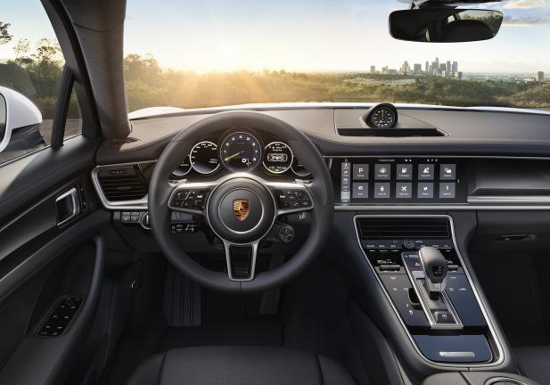 Porsche Panamera E-Hybrid interni