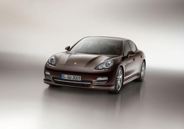 Porsche Panamera Platinum Edition tre quarti anteriore