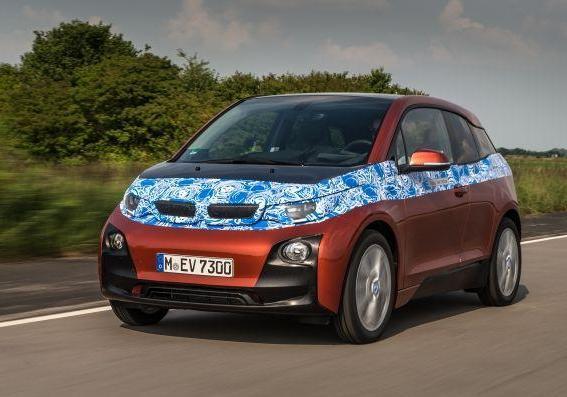 Prezzo BMW i3 tre quarti anteriore lato sinistro