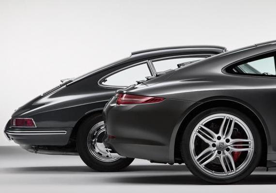 La prima Porsche 911 e la 991 dettaglio coda