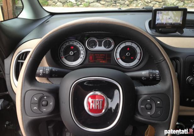 Prova Fiat 500L 0.9 TwinAir Turbo volante e strumentazione