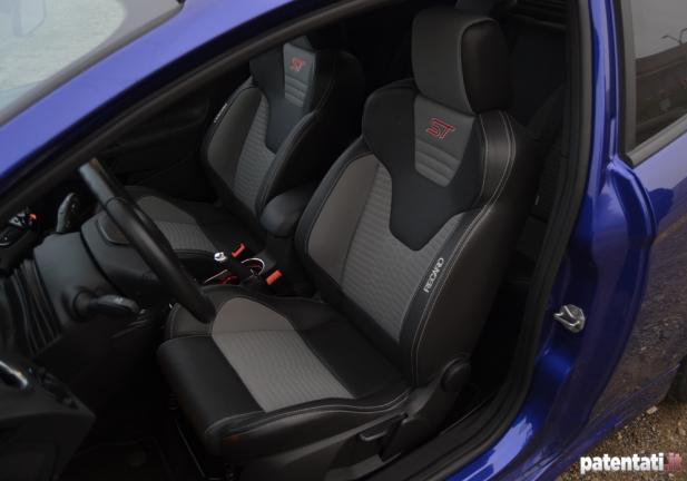 Prova Ford Fiesta ST dettaglio sedili Recaro
