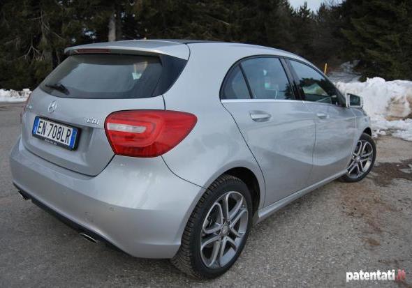 Prova Mercedes Classe A 200 CDI Sport fiancata destra