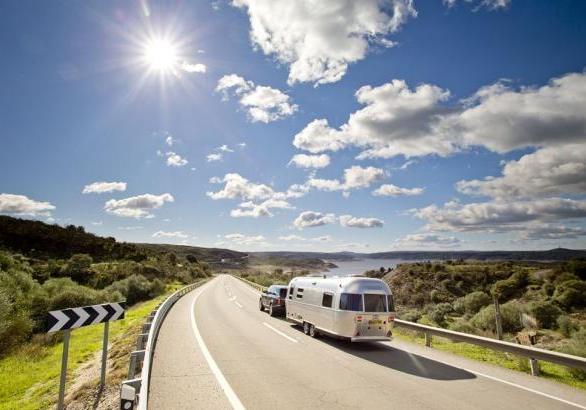 Range Rover e Airstream in viaggio