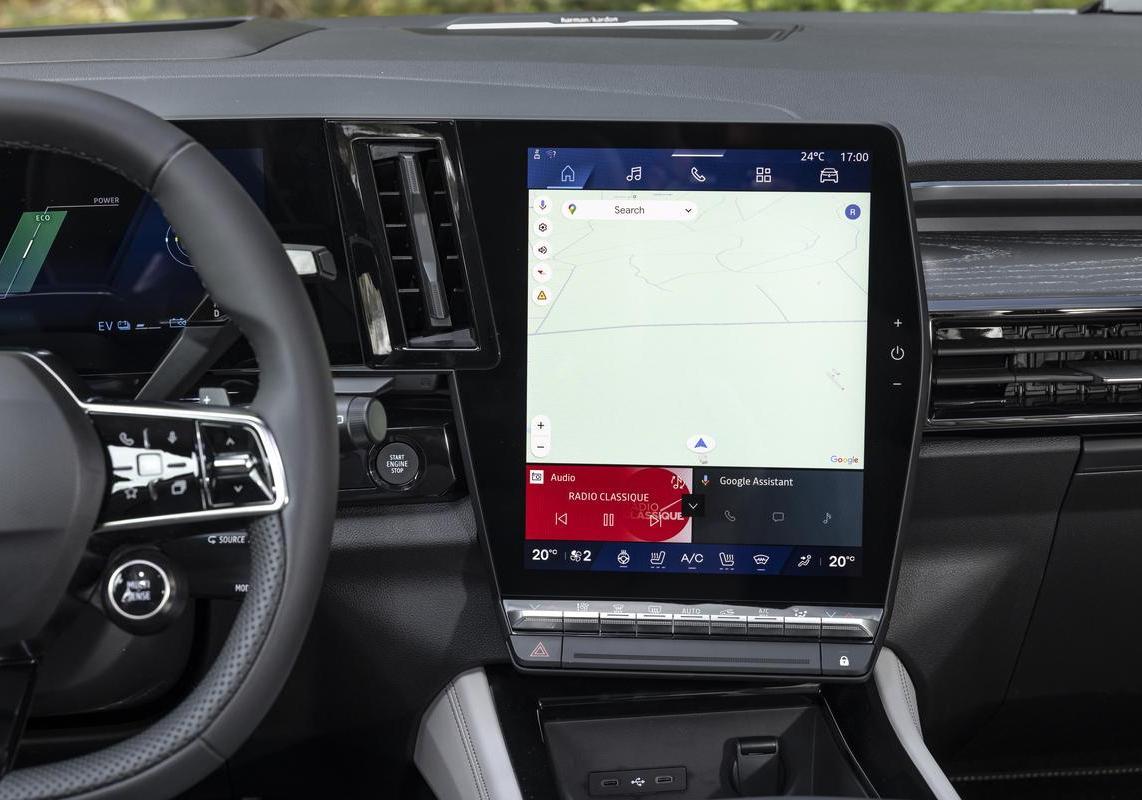 Renault Espace ibrida 2025 infotainment