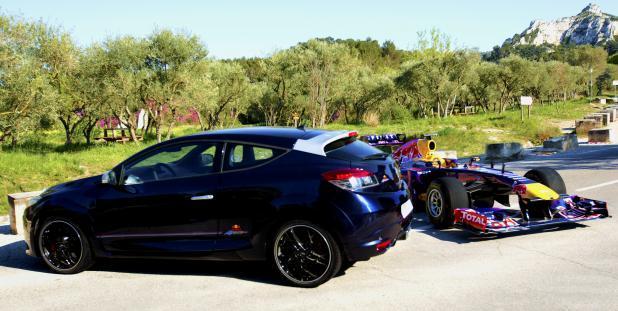 Renault Mégane RS Red Bull Racing RB8 con RB9 F1