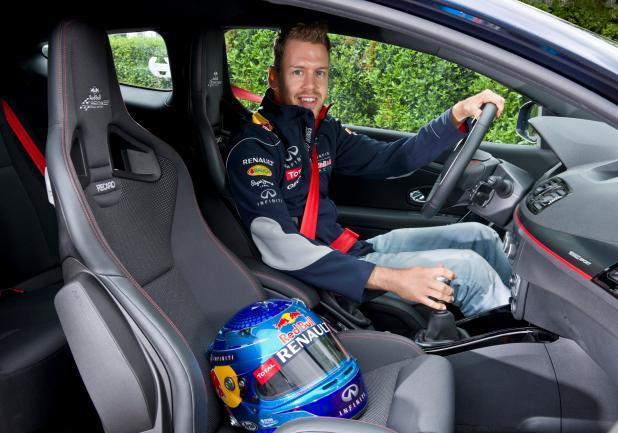 Renault Mégane RS Red Bull Racing RB8 con Sebastian Vettel