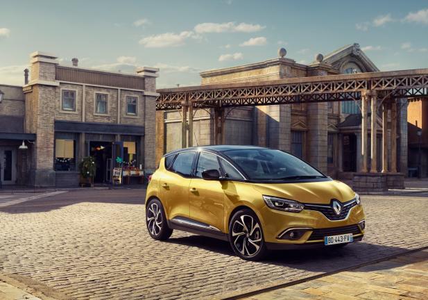 Renault Mègane Scenic tre quarti