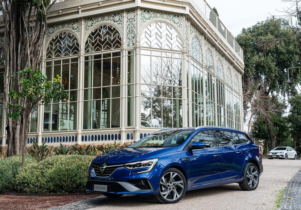 Renault Mégane Sporter E-Tech Plug-in Hybrid foto anteriore