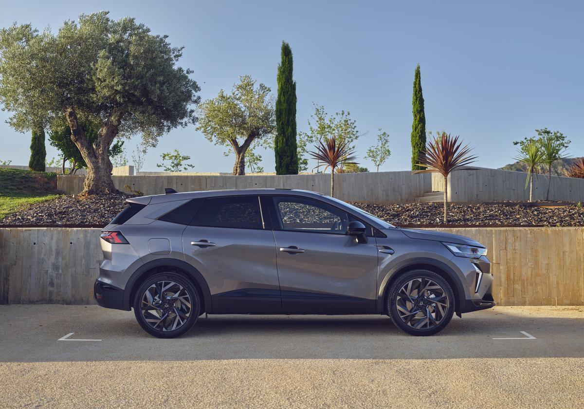 Renault Symbioz E-Tech Esprit Alpine grigia