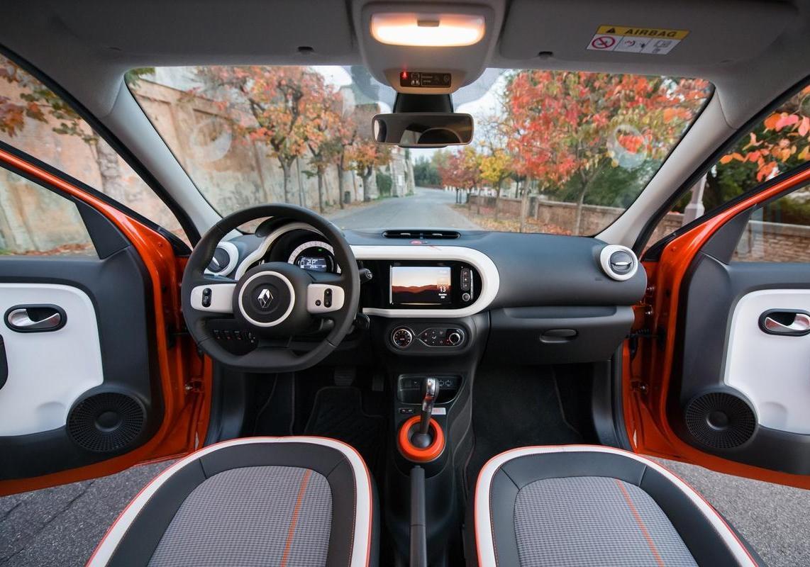 Renault Twingo elettrica Vibes interni