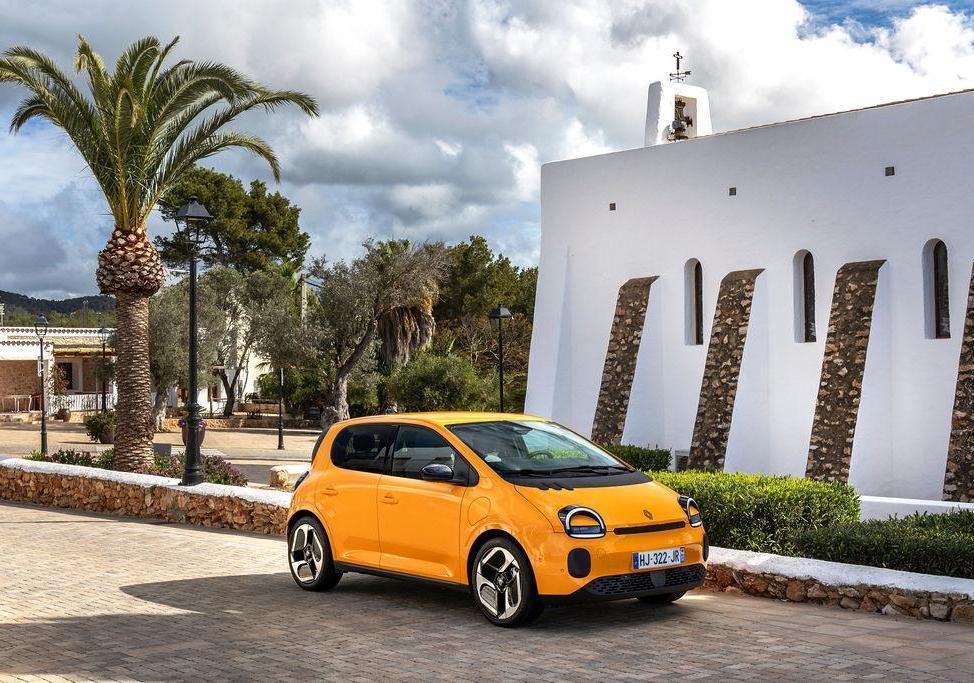 Renault Twingo Techno Giallo Mango 3