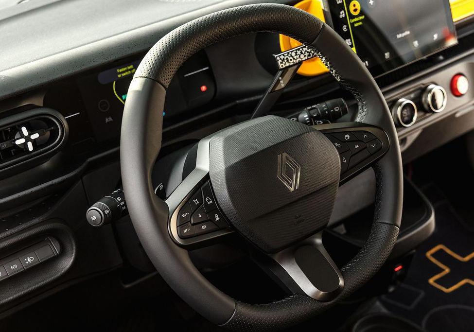 Renault Twingo Techno Giallo Mango volante