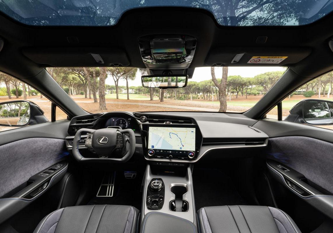 RZ 550e F Sport - interno