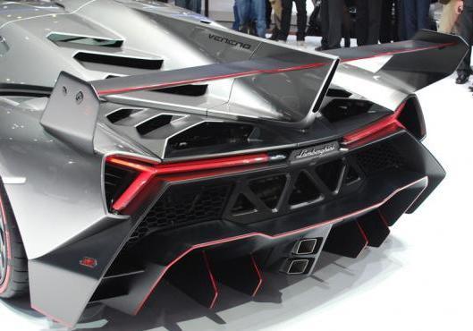 Salone di Ginevra 2013 Lamborghini Veneno sezione posteriore