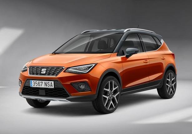 Seat Arona tre quarti anteriore