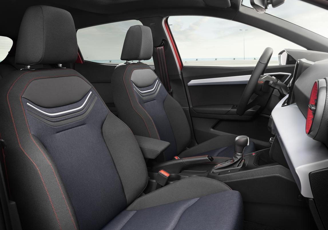 Seat Ibiza TSI 95 FR abitacolo