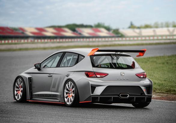 Seat Leon Cup Racer tre quarti posteriore lato sinistro