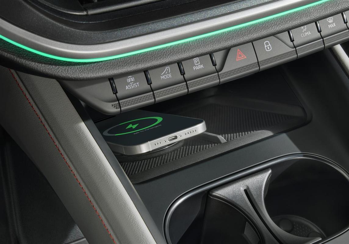 Skoda Elroq ed Enyaq - phone box