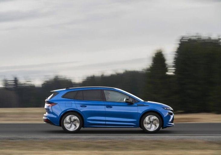 Skoda Enyaq - visione laterale 2