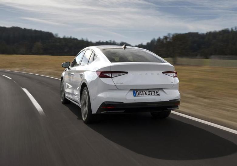 Skoda Enyaq - visione posteriore