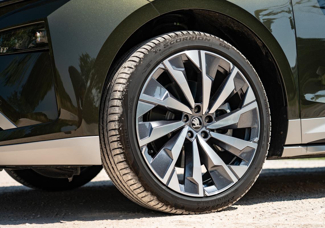 Skoda Enyaq 85 cerchi